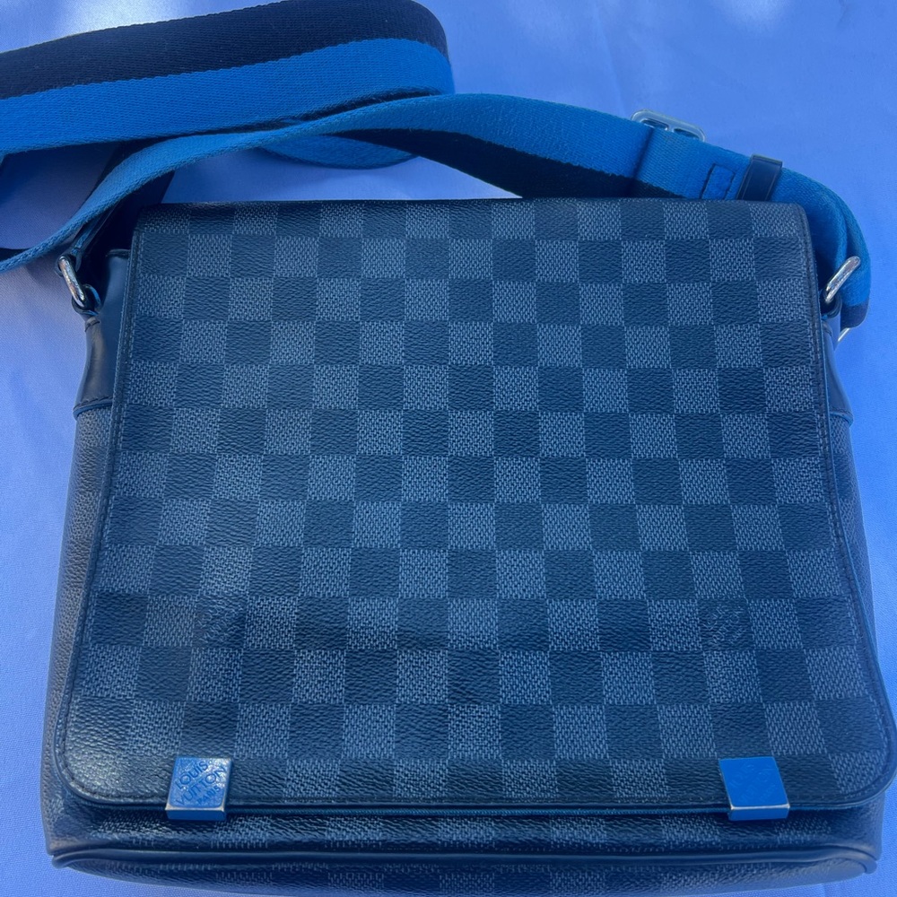 Louis Vuitton Messenger